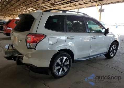 2018 Subaru Forester 2.5I Premium из США, поврежденный, VIN JF2SJAGC5JH416383